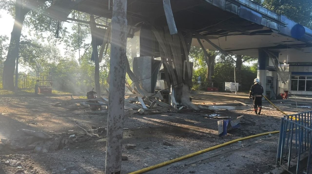 Пошкоджена автозаправна станція в Житомирській області після удару 15 липня 2026 року
