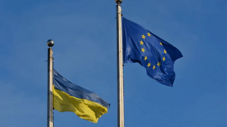 Тимчасовий захист українцям в ЄС продовжили до 2028 року (колаж 24 Каналу)