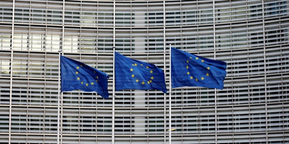 Прапор Європейського Союзу як символ санкційного процесу
