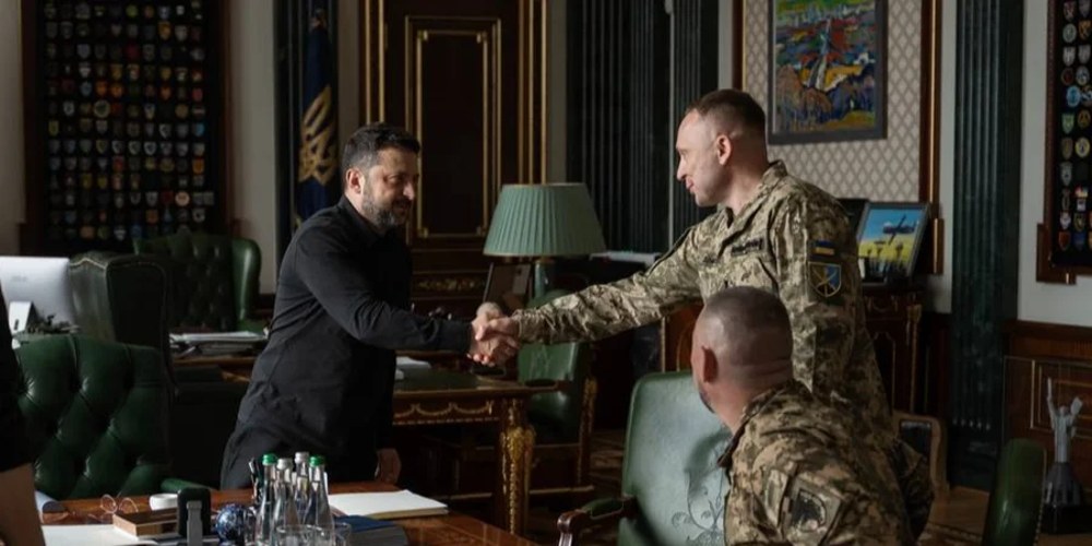 Володимир Зеленський під час наради з Михайлом Драпатим і Володимиром Горбатюком