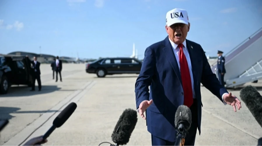 Дональд Трамп під час публічної заяви на церемонії нагородження Irish Open в Ірландії